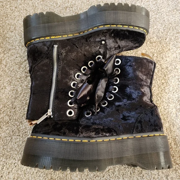 Dr. Martens Jadon Max Vegan Black Crushed Velvet Plaform Boots Ribbon Laces Sz 9 - Picture 3 of 12